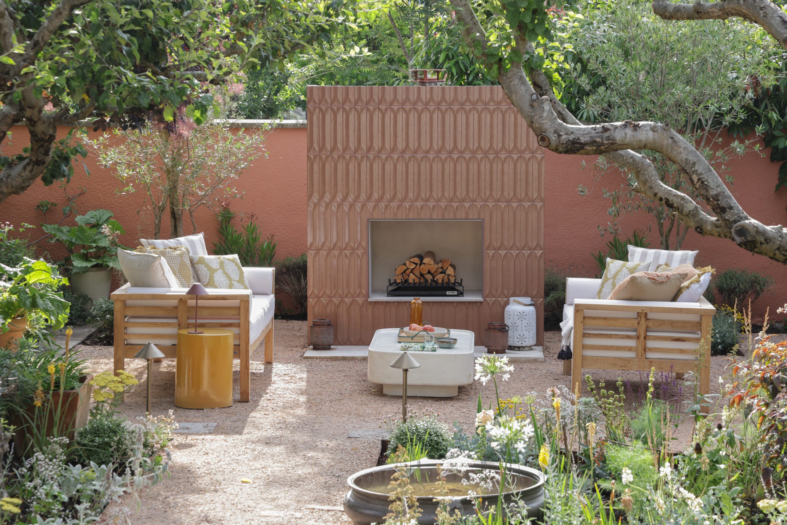 Five Essential Tips For Bringing The Indoors Outside